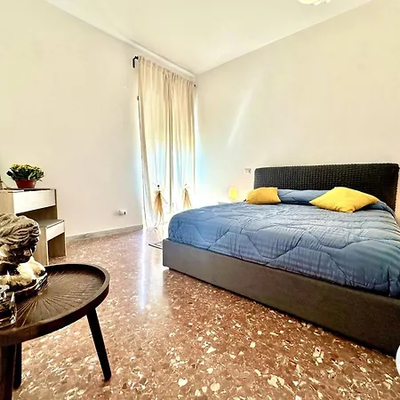 - Aphrodite House Apartment Lido di Ostia